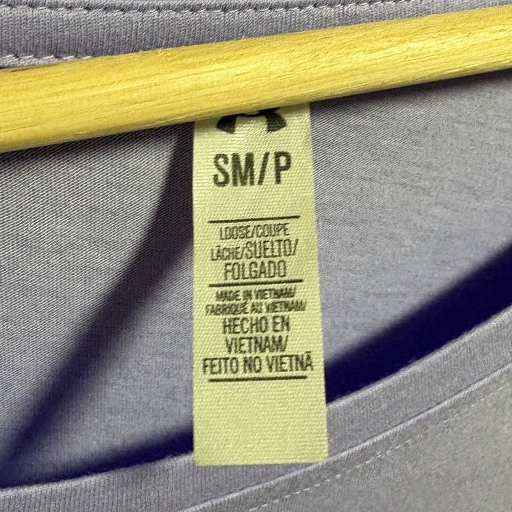 Under Armour Tee - Picture 3 of 6